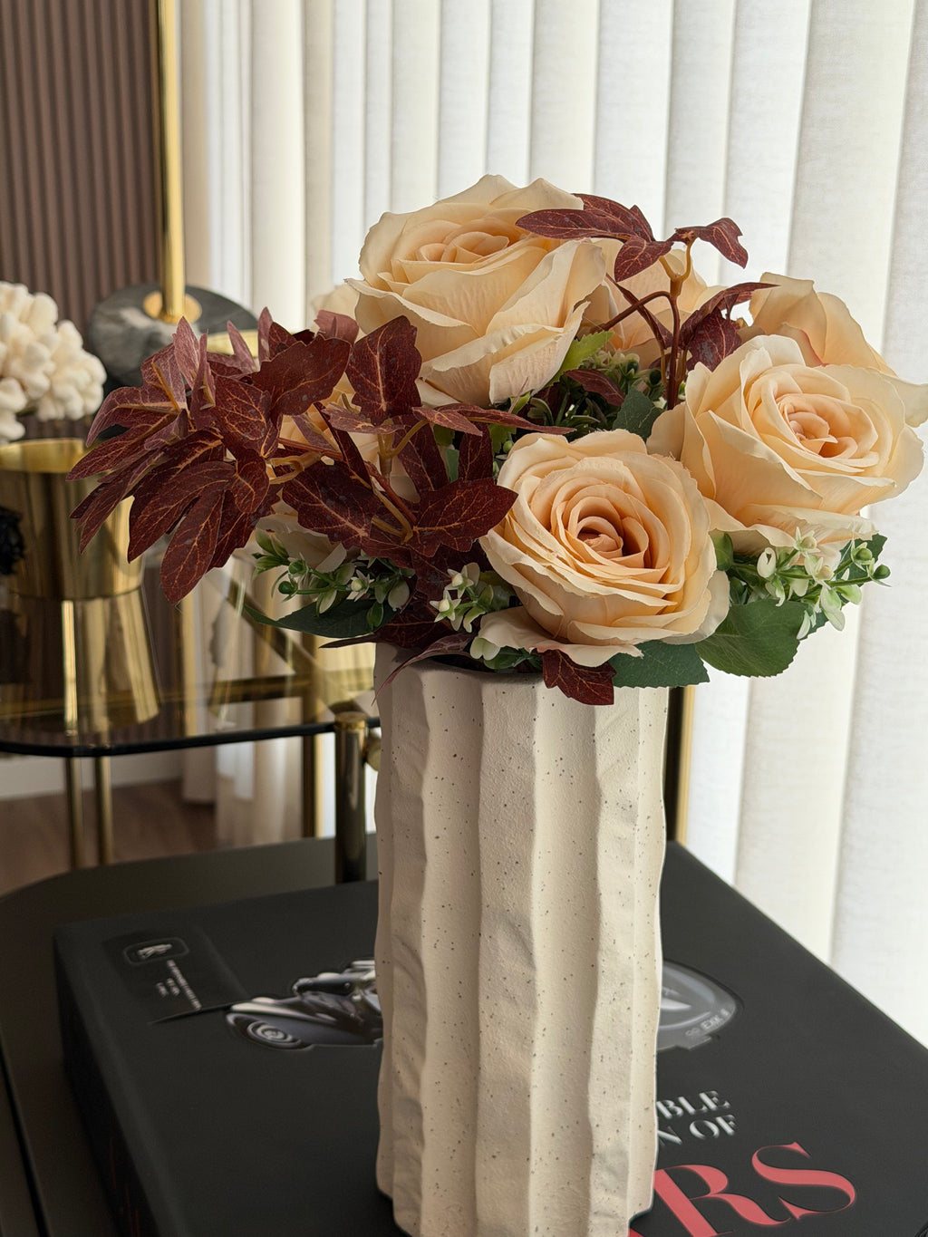 Arranjo Outono Dourado com Rosas
