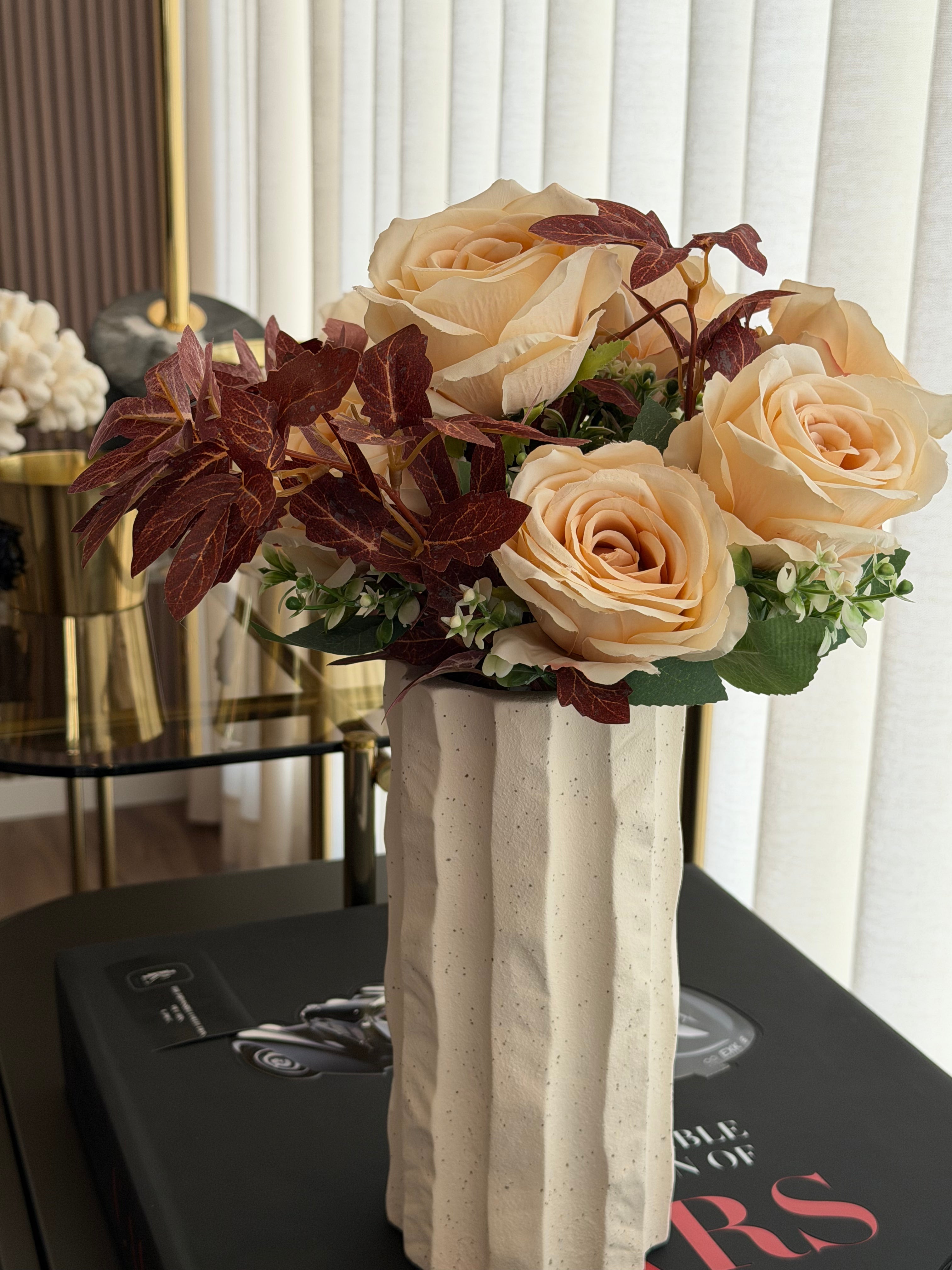 Arranjo Outono Dourado com Rosas