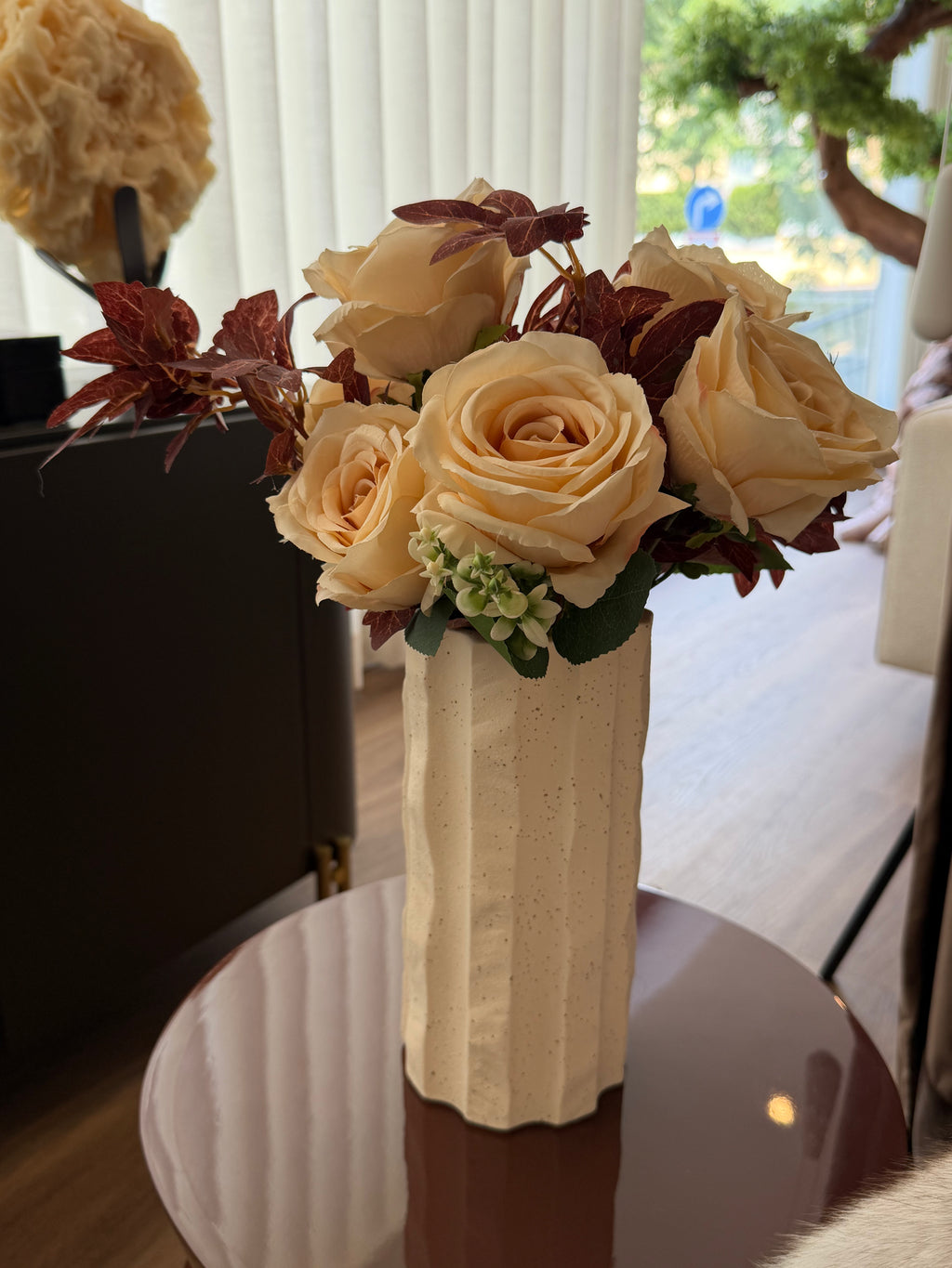 Arranjo Outono Dourado com Rosas